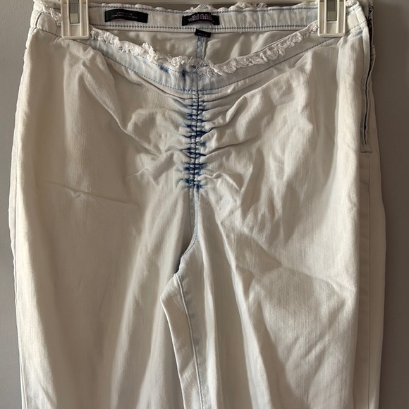 Wild Fable White wash Flare Wide Leg denim Jeans with ruched detail and side zip - Picture 3 of 8
